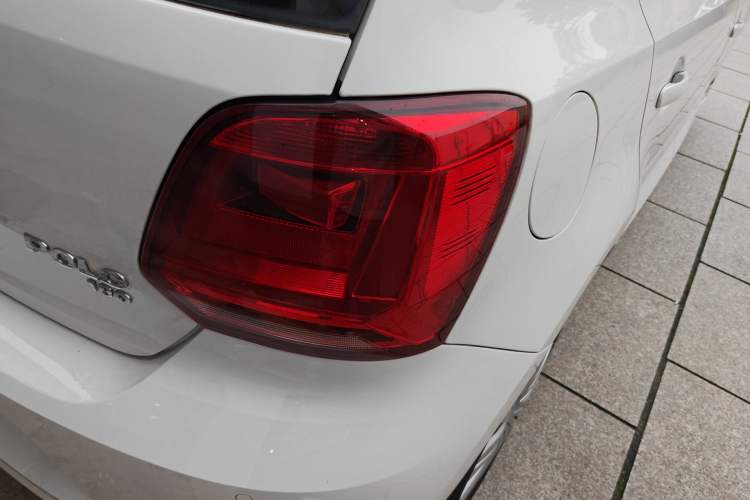 Used Volkswagen Polo 2016 1.6L Automatic Comfort Model Exterior 3