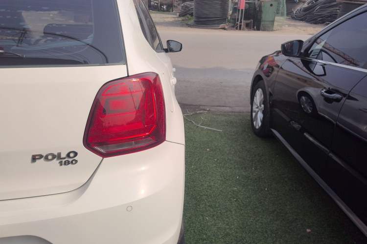 Used Volkswagen Polo 2016 1.6L Automatic Comfort Model Exterior 3