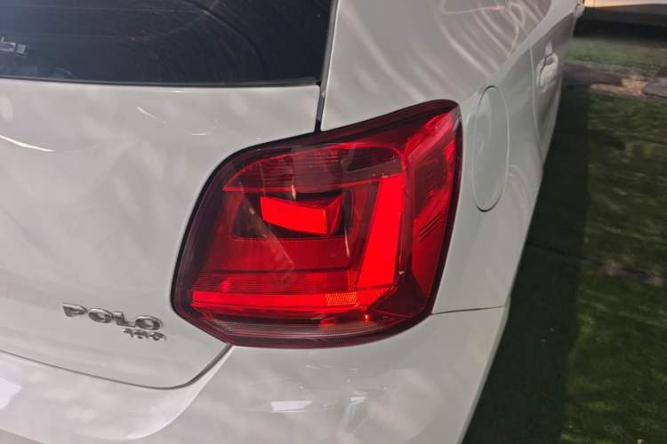 Used Volkswagen Polo 2016 1.6L Automatic Comfort Model Exterior 3