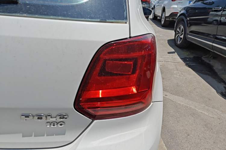 Used Volkswagen Polo 2016 1.6L Automatic Comfort Model Exterior 3
