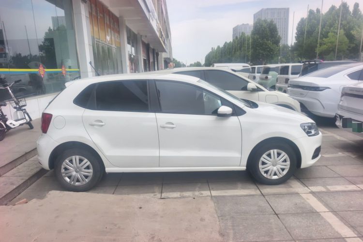 Used Volkswagen Polo 2016 1.4L Manual Fashion Model Exterior 3