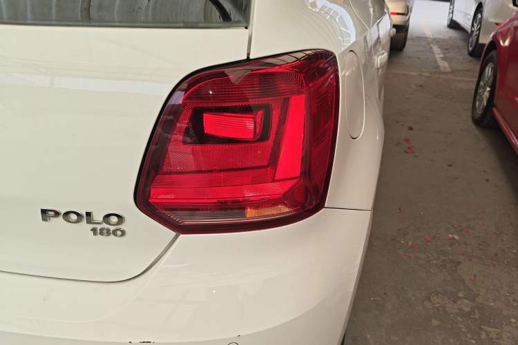 Used Volkswagen Polo 2016 1.6L Automatic Comfort Model Exterior 3