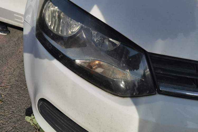 Used Volkswagen Polo 2016 1.4L Manual Fashion Model Exterior 3