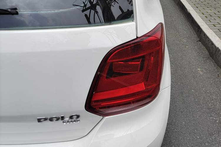 Used Volkswagen Polo 2016 1.6L Automatic Comfort Model Exterior 3