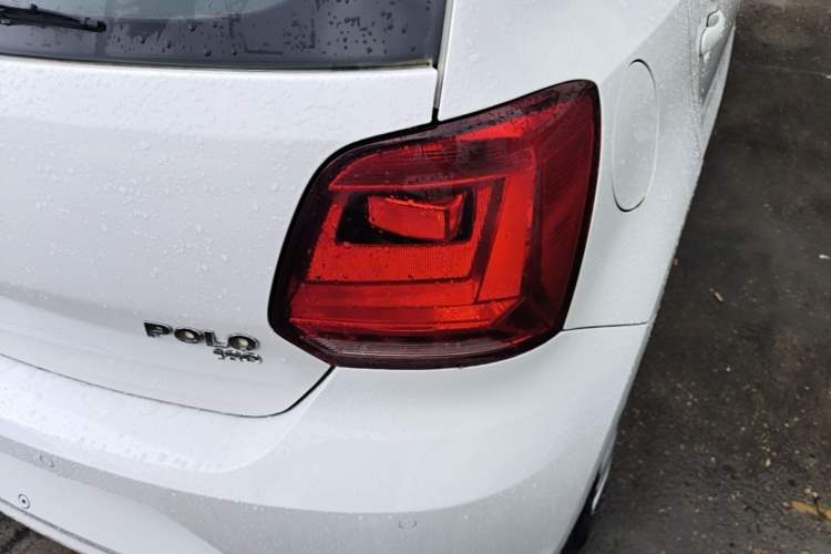 Used Volkswagen Polo 2016 1.6L Automatic Comfort Model Exterior 3