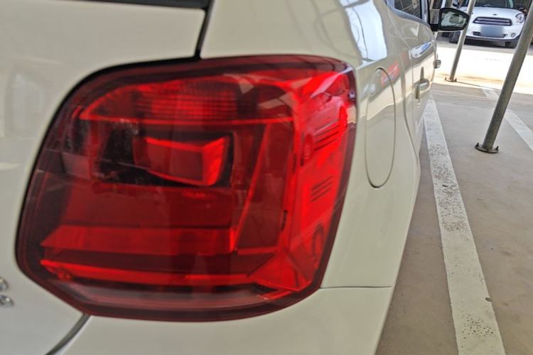 Used Volkswagen Polo 2016 1.6L Automatic Comfort Model Exterior 3