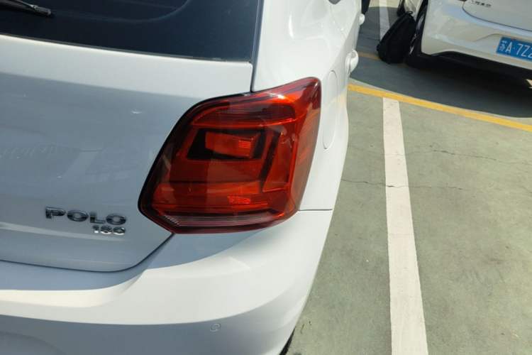 Used Volkswagen Polo 2016 1.6L Automatic Comfort Model Exterior 3