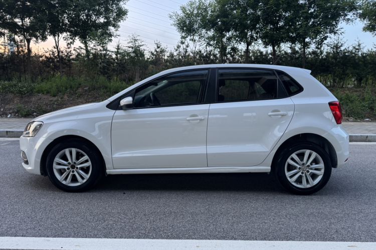 Used Volkswagen Polo 2016 1.6L Automatic Comfort Model Exterior 4