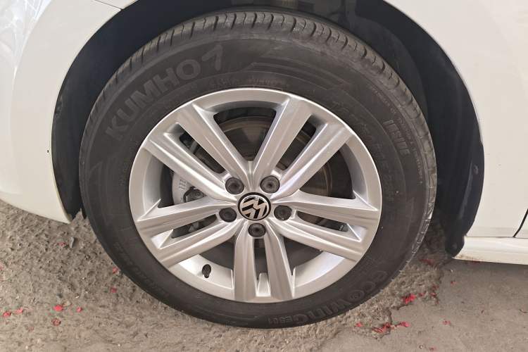Used Volkswagen Polo 2016 1.6L Automatic Comfort Model Exterior 4