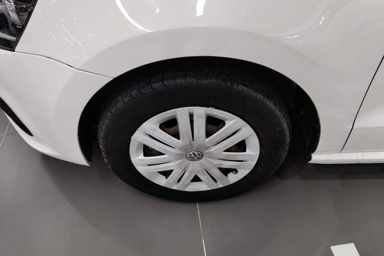 Used Volkswagen Polo 2016 1.4L Automatic Trendy Model Exterior 4