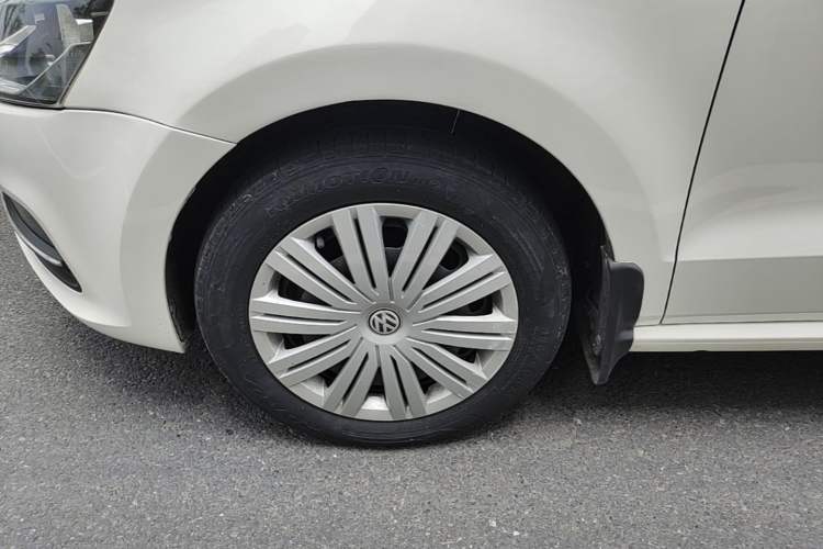 Used Volkswagen Polo 2016 1.6L Automatic Comfort Model Exterior 4