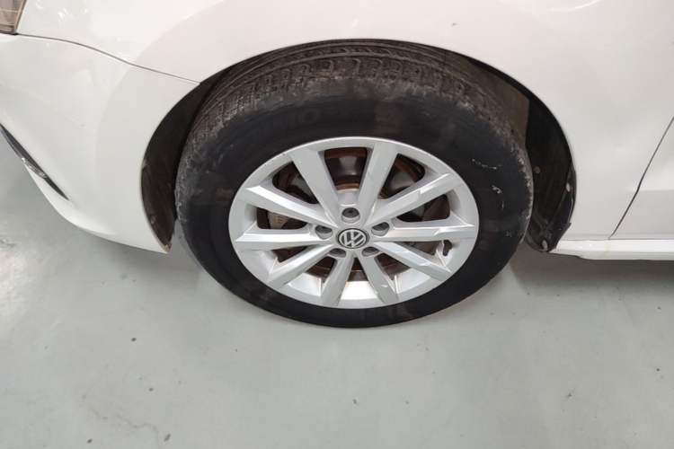 Used Volkswagen Polo 2016 1.6L Automatic Luxury Model Exterior 4