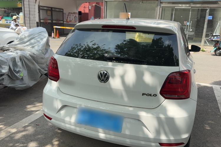 Used Volkswagen Polo 2016 1.4L Manual Fashion Model Exterior 4