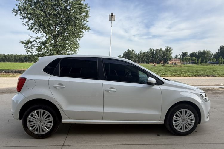 Used Volkswagen Polo 2016 1.6L Automatic Comfort Model Exterior 4
