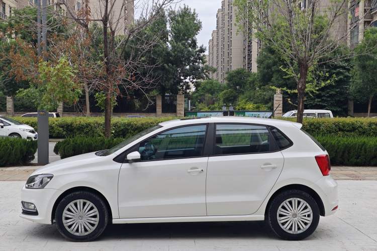 Used Volkswagen Polo 2016 1.6L Automatic Comfort Model Exterior 4