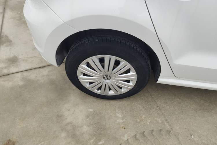 Used Volkswagen Polo 2016 1.6L Automatic Comfort Model Exterior 5