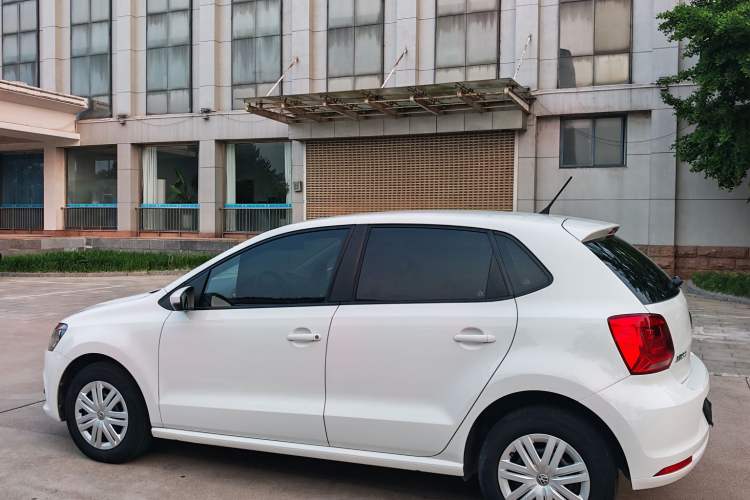 Used Volkswagen Polo 2016 1.4L Manual Fashion Model Exterior 5