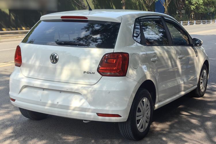 Used Volkswagen Polo 2016 1.4L Manual Fashion Model Exterior 5