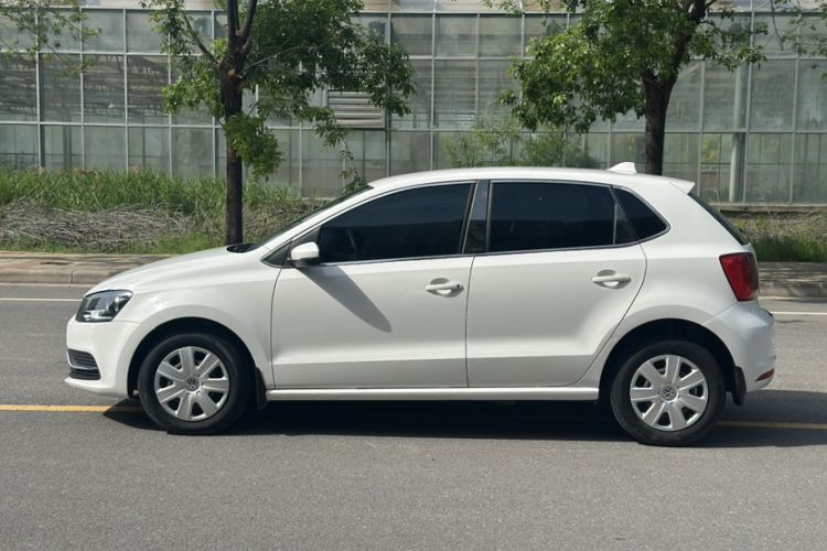 Used Volkswagen Polo 2016 1.4L Manual Fashion Model Exterior 5