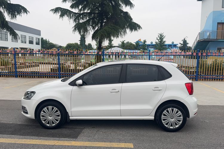 Used Volkswagen Polo 2016 1.6L Automatic Comfort Model Exterior 5