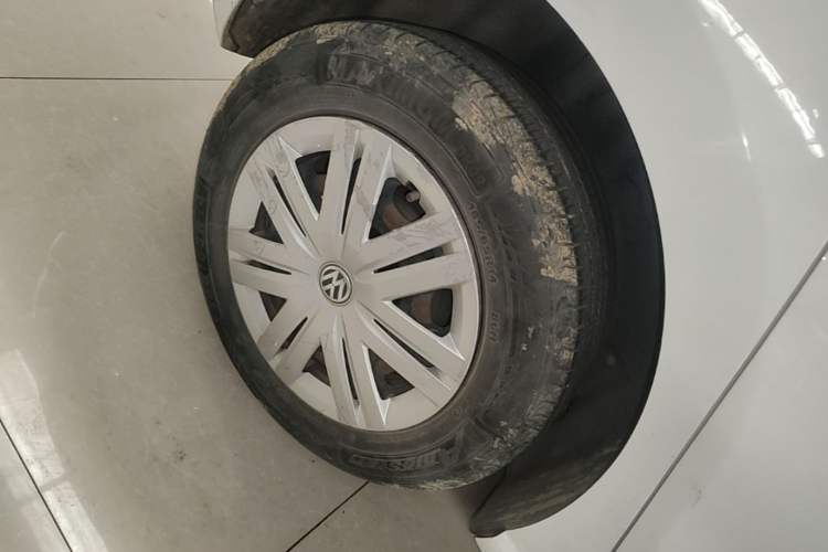 Used Volkswagen Polo 2016 1.4L Manual Fashion Model Exterior 5