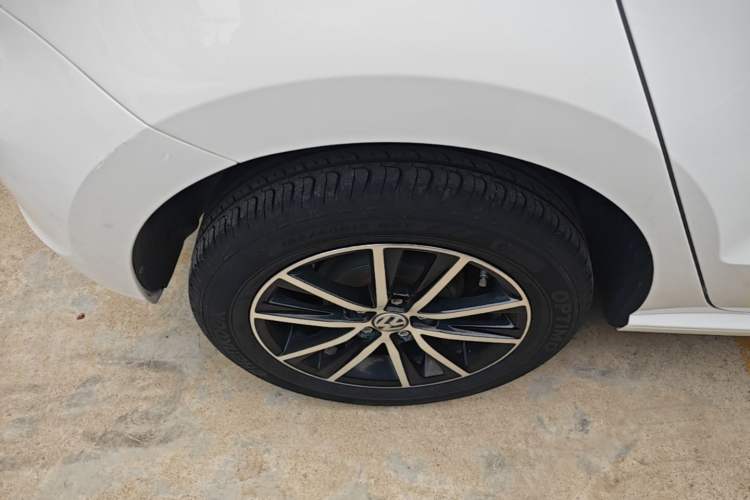 Used Volkswagen Polo 2016 1.6L Automatic Comfort Model Exterior 5