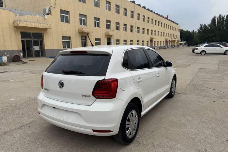 Used Volkswagen Polo 2016 1.4L Manual Fashion Model Exterior 5