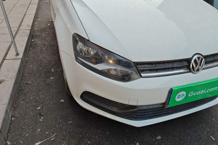 Used Volkswagen Polo 2016 1.4L Manual Fashion Model Exterior 6