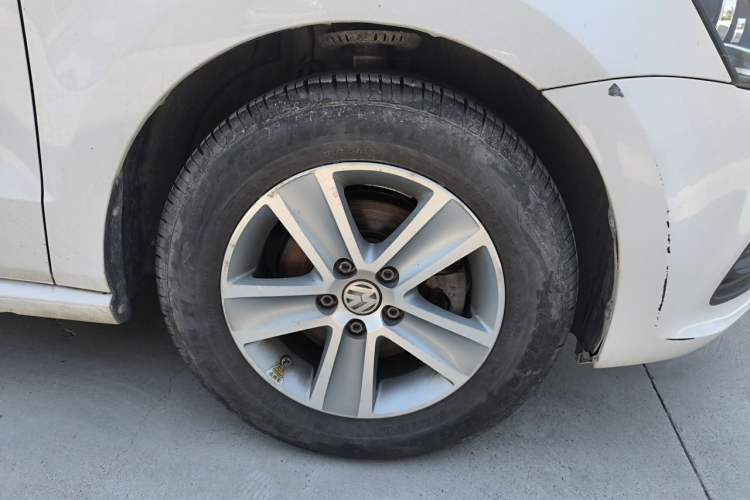 Used Volkswagen Polo 2016 1.4L Manual Fashion Model Exterior 7