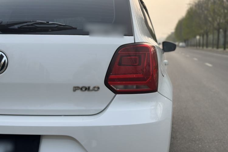 Used Volkswagen Polo 2016 1.4L Manual Fashion Model Exterior 7