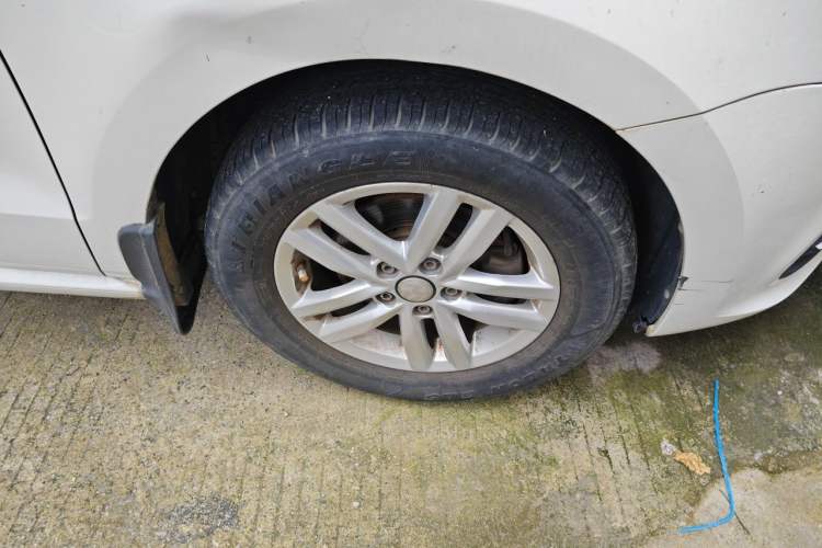 Used Volkswagen Polo 2016 1.4L Manual Fashion Model Exterior 7