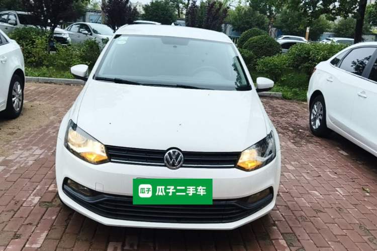 Used Volkswagen Polo 2016 1.4L Manual Fashion Model Front