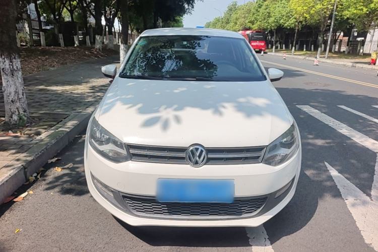 Used Volkswagen Polo 2016 1.4L Manual Fashion Model Front