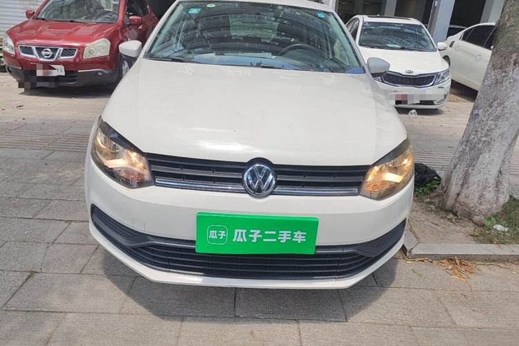 Used Volkswagen Polo 2016 1.4L Manual Fashion Model Front