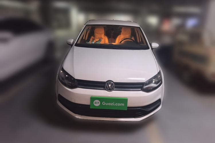 Used Volkswagen Polo 2016 1.4L Manual Fashion Model Front