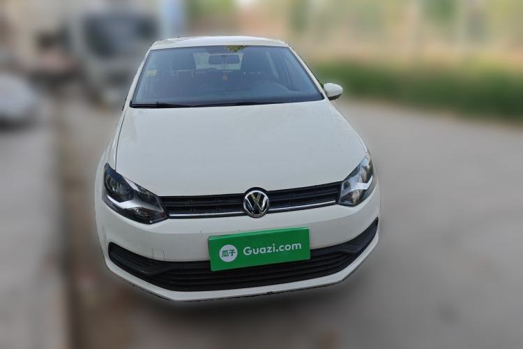 Used Volkswagen Polo 2016 1.4L Manual Fashion Model Front