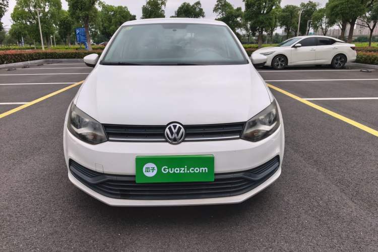 Used Volkswagen Polo 2016 1.4L Manual Fashion Model Front