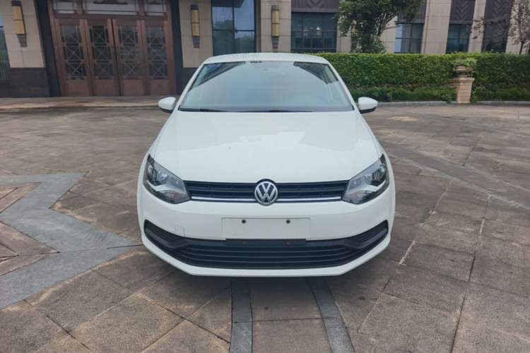 Used Volkswagen Polo 2016 1.4L Manual Fashion Model Front