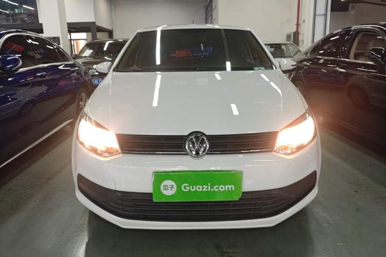 Used Volkswagen Polo 2016 1.4L Manual Fashion Model Front