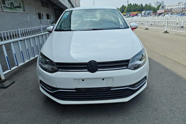 Used Volkswagen Polo 2016 1.4L Manual Fashion Model Front