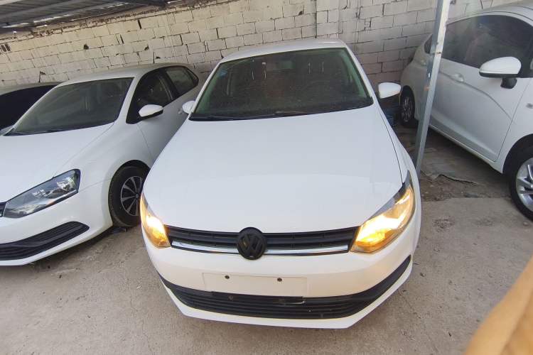 Used Volkswagen Polo 2016 1.4L Manual Fashion Model Front