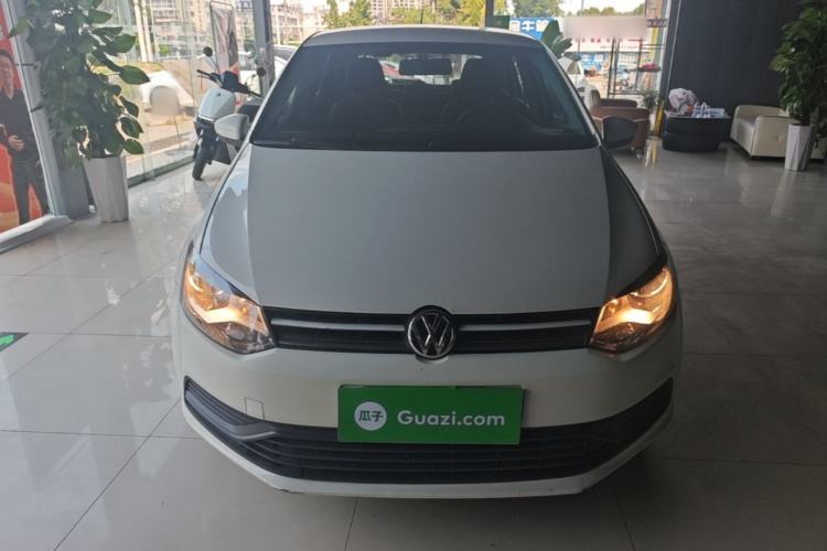 Used Volkswagen Polo 2016 1.4L Manual Fashion Model Front