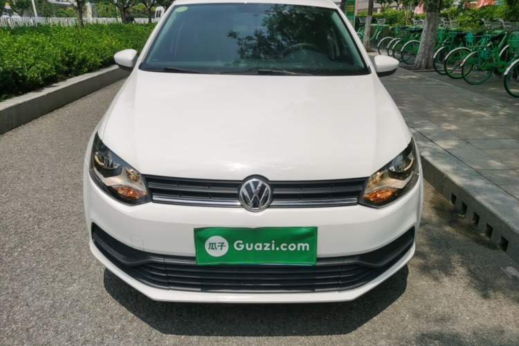 Used Volkswagen Polo 2016 1.4L Manual Fashion Model Front