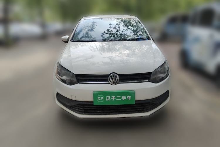 Used Volkswagen Polo 2016 1.4L Manual Fashion Model Front