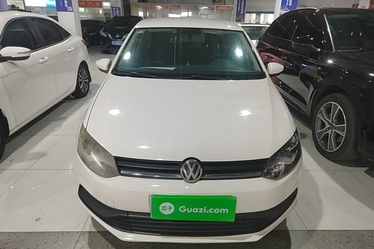 Used Volkswagen Polo 2016 1.4L Manual Fashion Model Front
