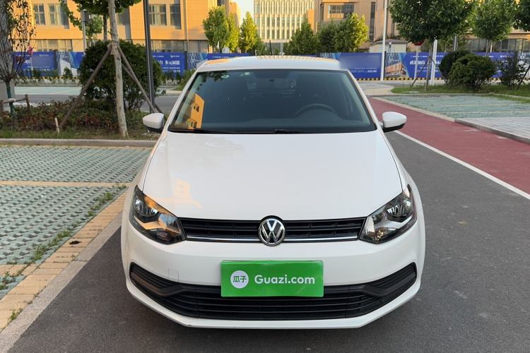 Used Volkswagen Polo 2016 1.4L Manual Fashion Model Front
