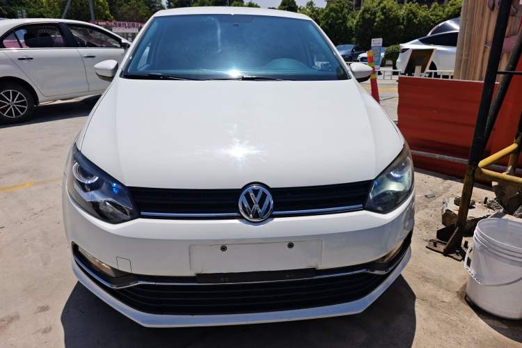 Used Volkswagen Polo 2016 1.4L Manual Fashion Model Front