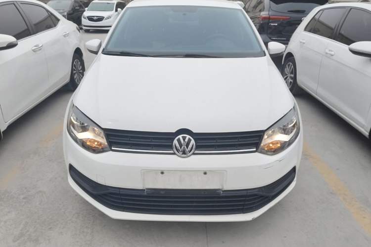 Used Volkswagen Polo 2016 1.4L Manual Fashion Model Front