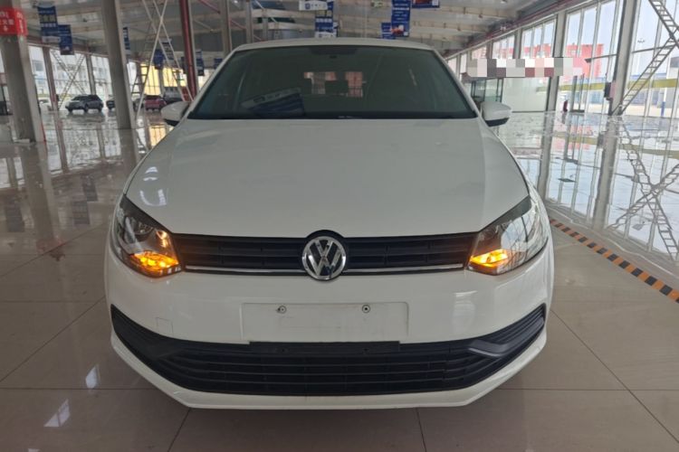 Used Volkswagen Polo 2016 1.4L Manual Fashion Model Front