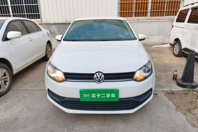 Used Volkswagen Polo 2016 1.4L Manual Fashion Model Front